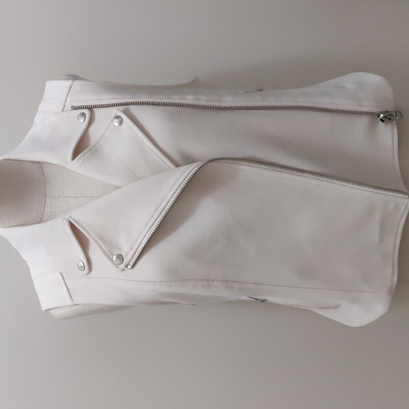 Aritzia Jackets & Blazers - Wilfred Aritzia Beaumont Vest in Ivory